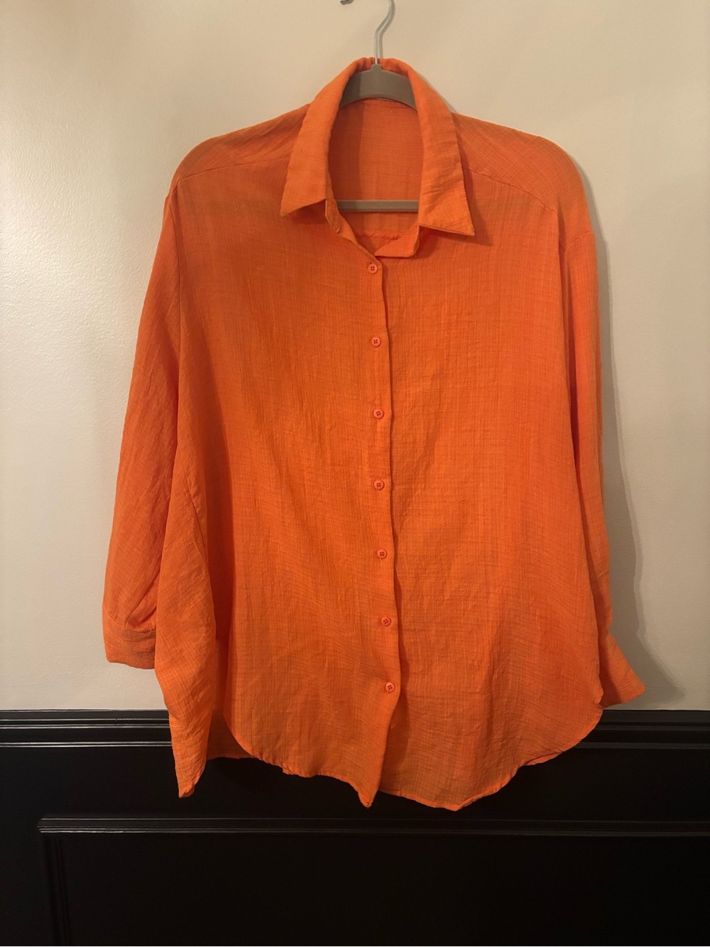 Lightweight Solai Button-Up Shirt in Vibrant Orange
